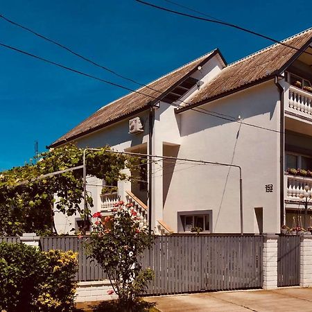 Natalia Vendeghaz Hotel Csetfalvat Ngoại thất bức ảnh